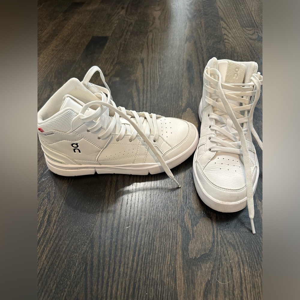 ON CLOUD HIGH TOP SNEAKERS
